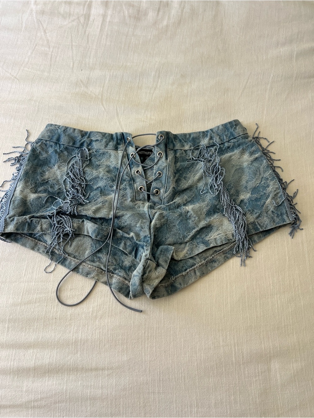 Western fringe denim shorts